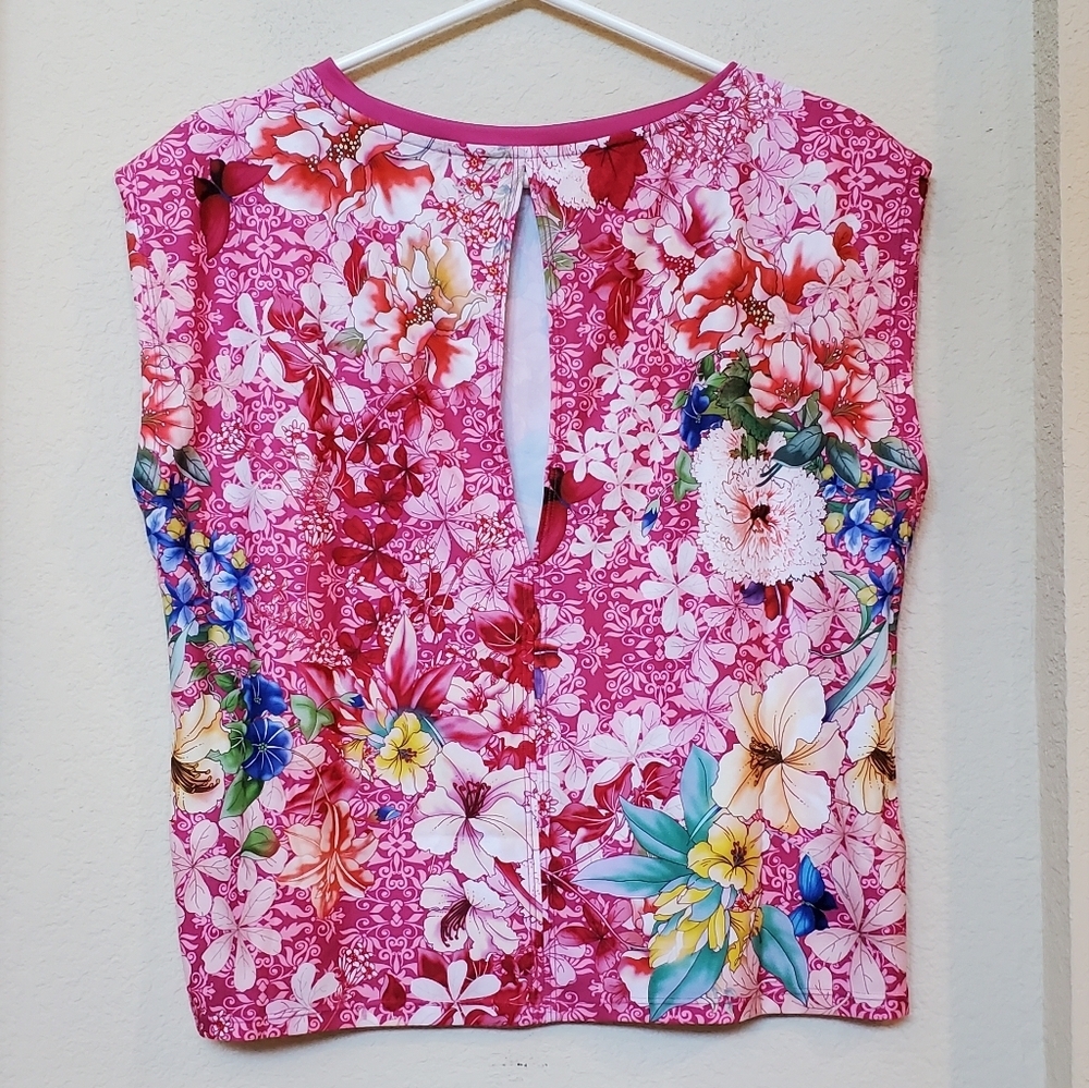Johnny Was Sleeveless Active Wear Top. Size Small - Picture 4 of 8